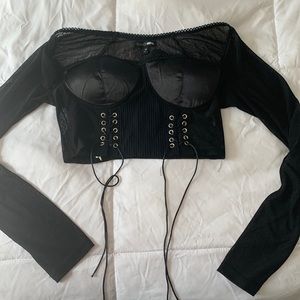 Black long sleeve crop top